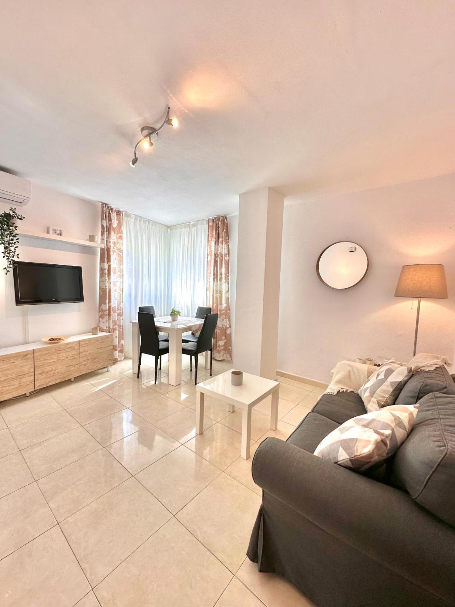 Apartamentos J&K Torremolinos Exterior foto